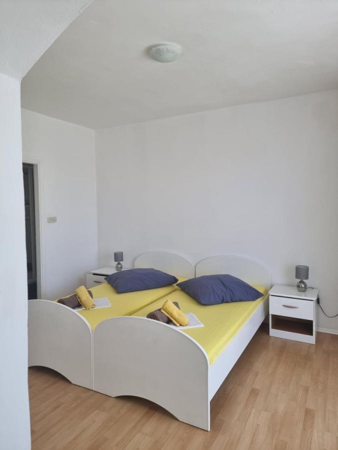 Apartmani Alen Dinjiska Ngoại thất bức ảnh