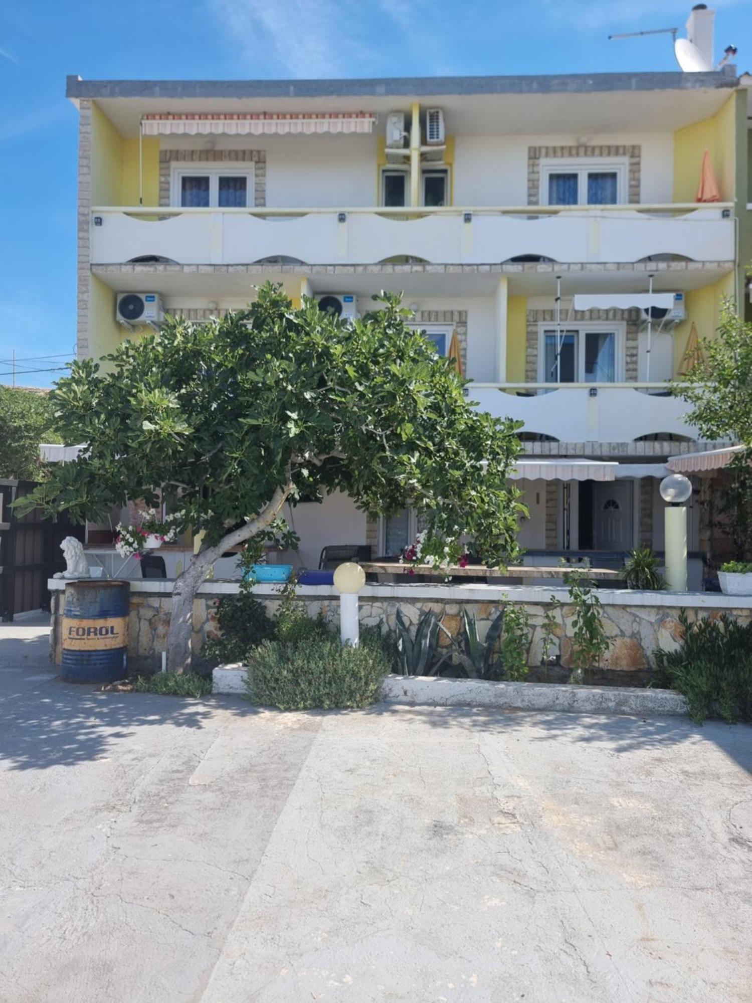 Apartmani Alen Dinjiska Ngoại thất bức ảnh