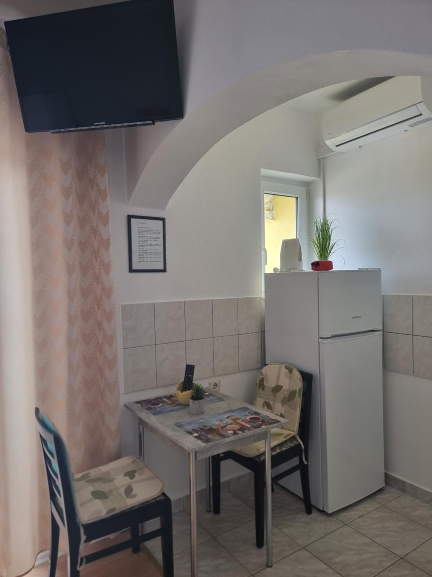 Apartmani Alen Dinjiska Ngoại thất bức ảnh