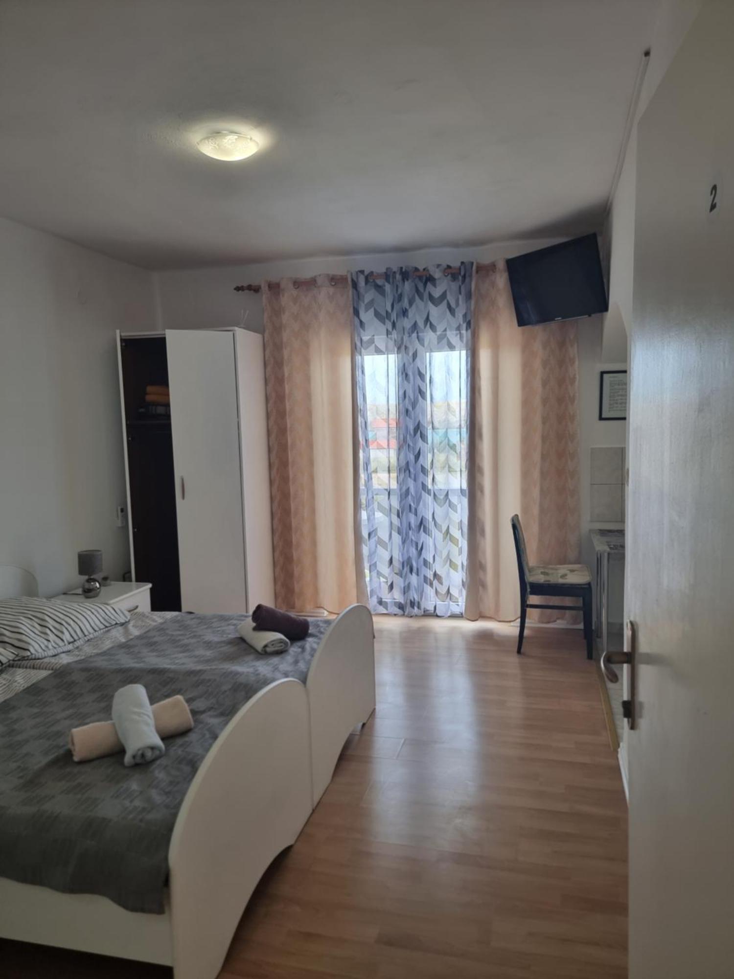 Apartmani Alen Dinjiska Ngoại thất bức ảnh