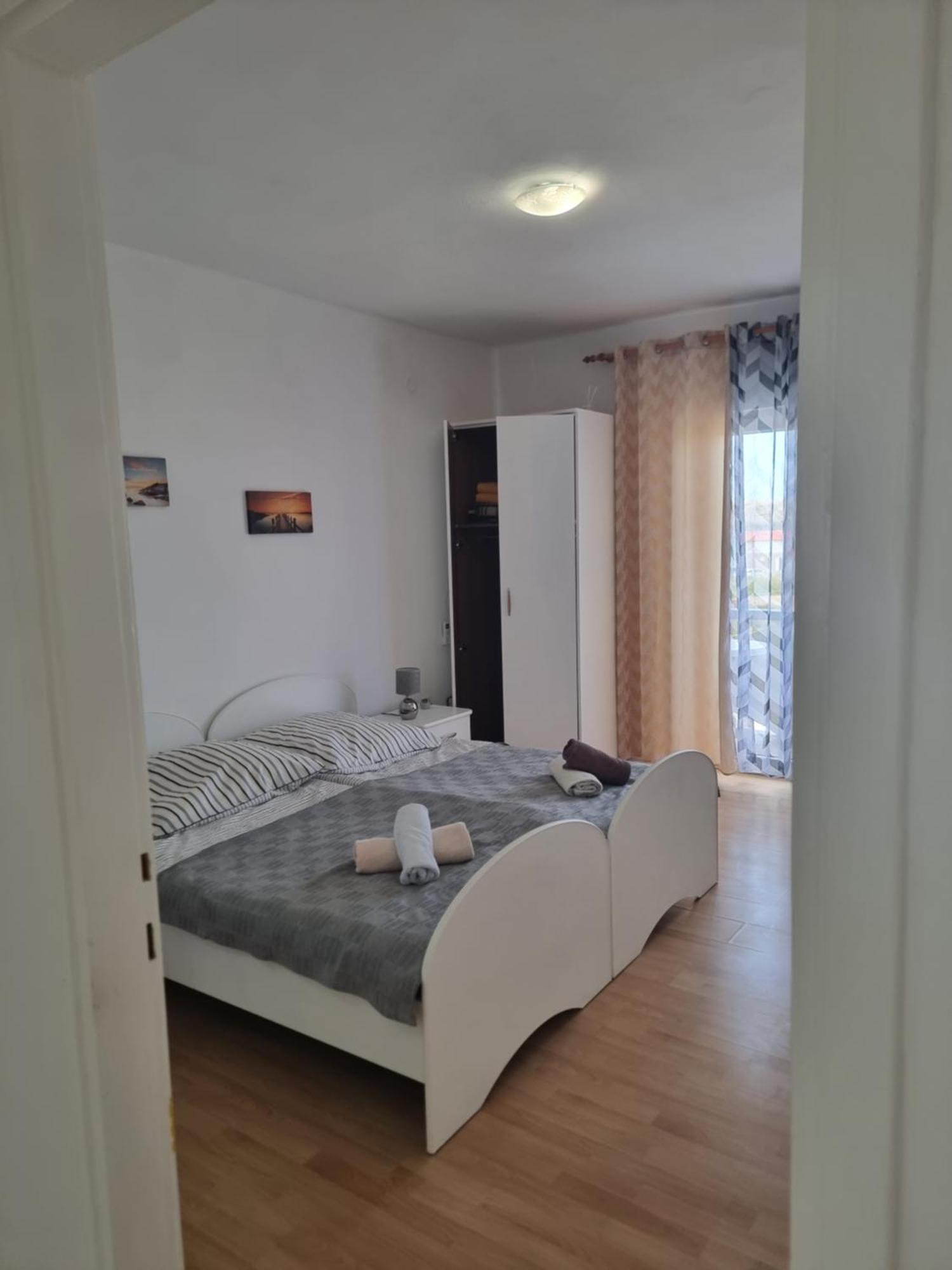 Apartmani Alen Dinjiska Phòng bức ảnh