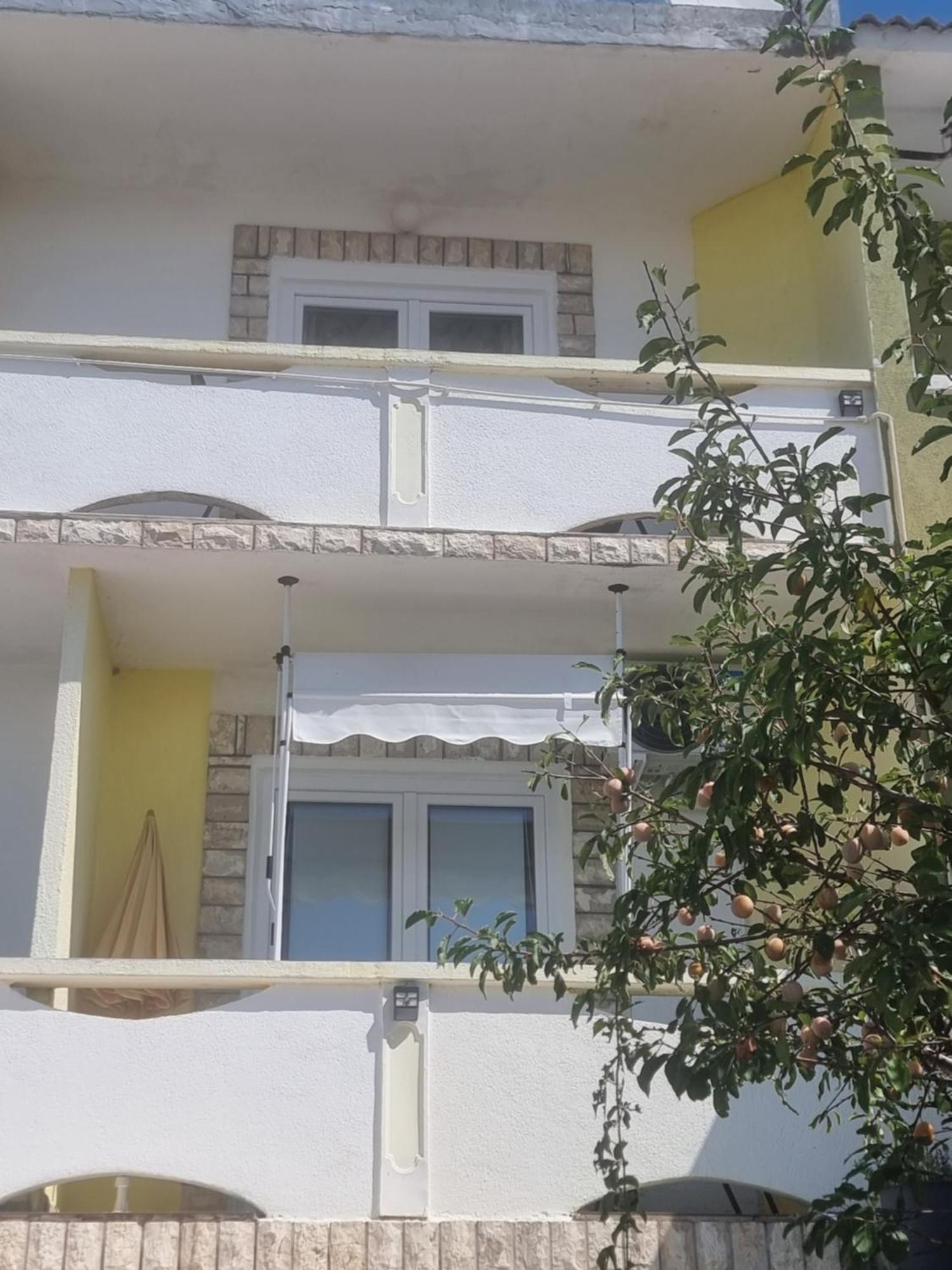 Apartmani Alen Dinjiska Ngoại thất bức ảnh